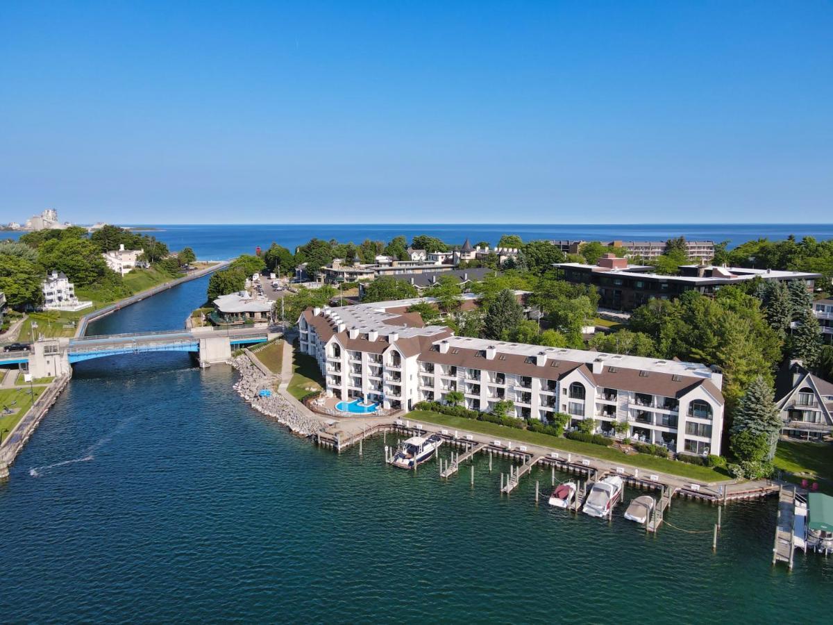 116 Edgewater Inn Charlevoix Exterior photo